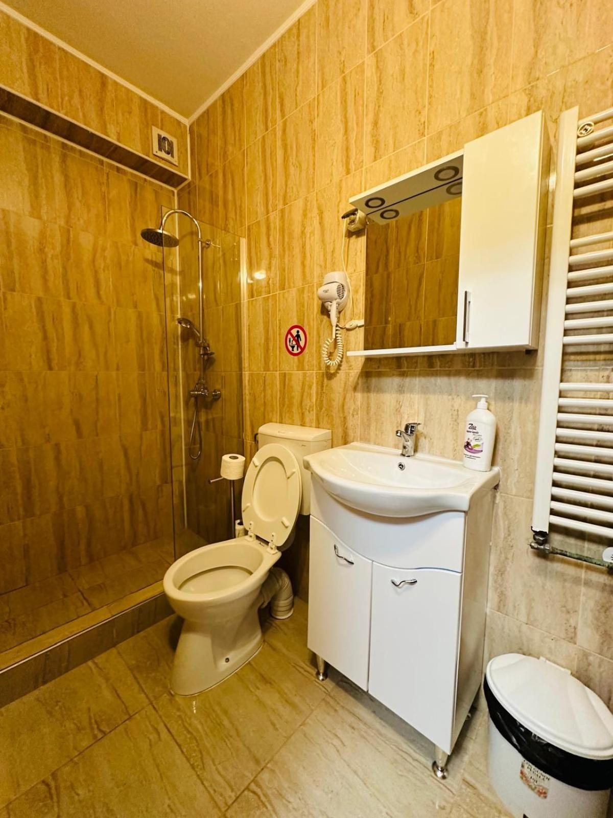 Dortin Hotel Arad Buitenkant foto