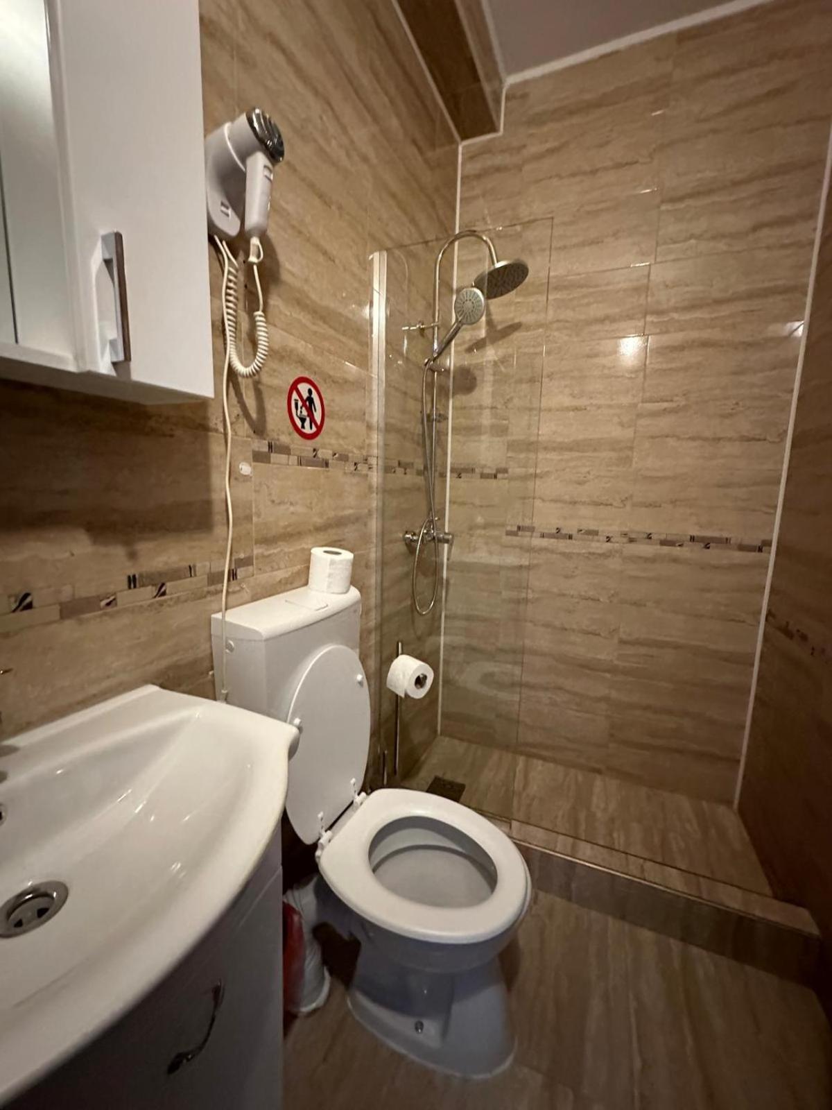Dortin Hotel Arad Buitenkant foto